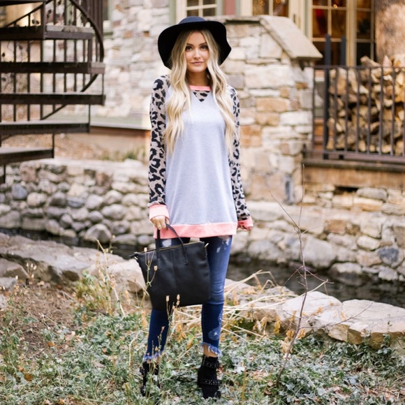 Paparazzi Leopard Color Block Raglan Top - Picture 2 of 7